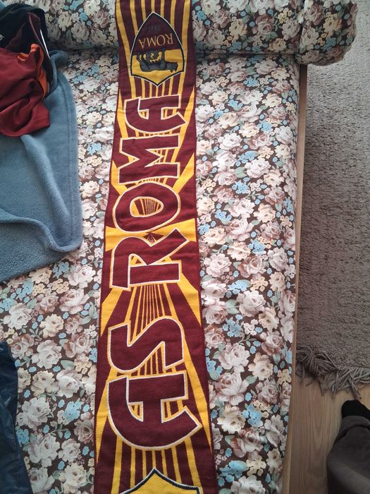 Шал на As.Roma закупен от Америка