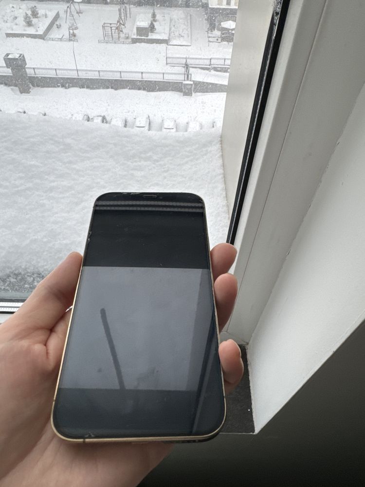 Продам Iphone 12 pro