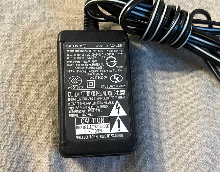 Adaptor alimentare original Sony AC-LS5 pentru camere Cyber-shot