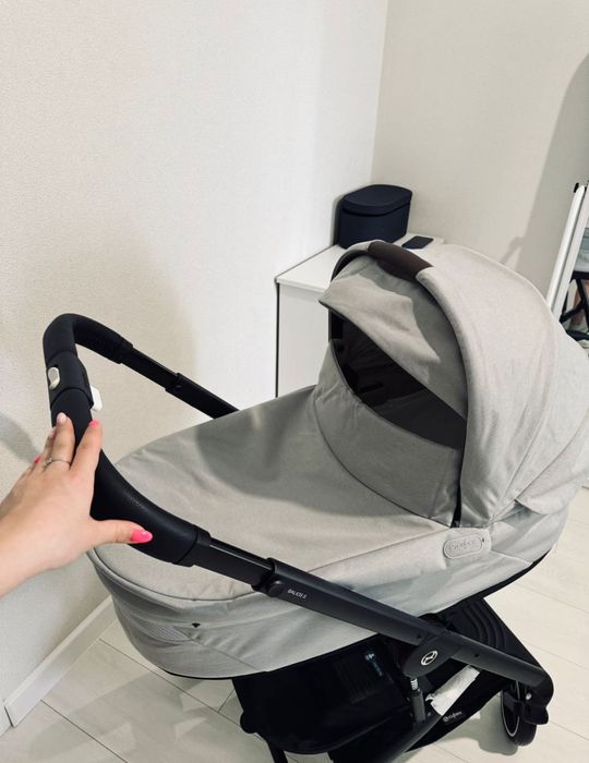 Продам коляску Cybex