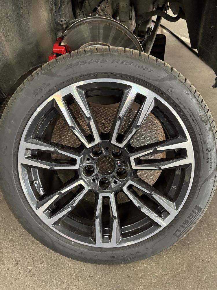 Anvelope vara noi PIRELLI 245 45 R19 RUNFLAT Dot 2025