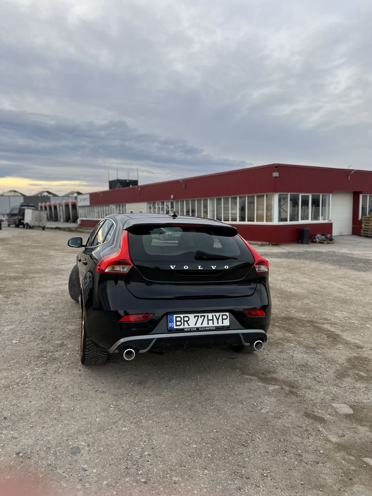 Volvo V40 D4 R design prim proprietar