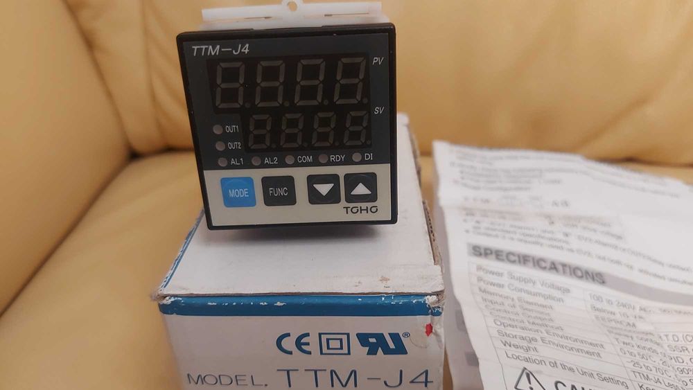 Controler profesional de temperatura TTM-J4