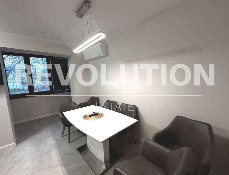 Многостаен апартамент в района на  Завод Дружба!