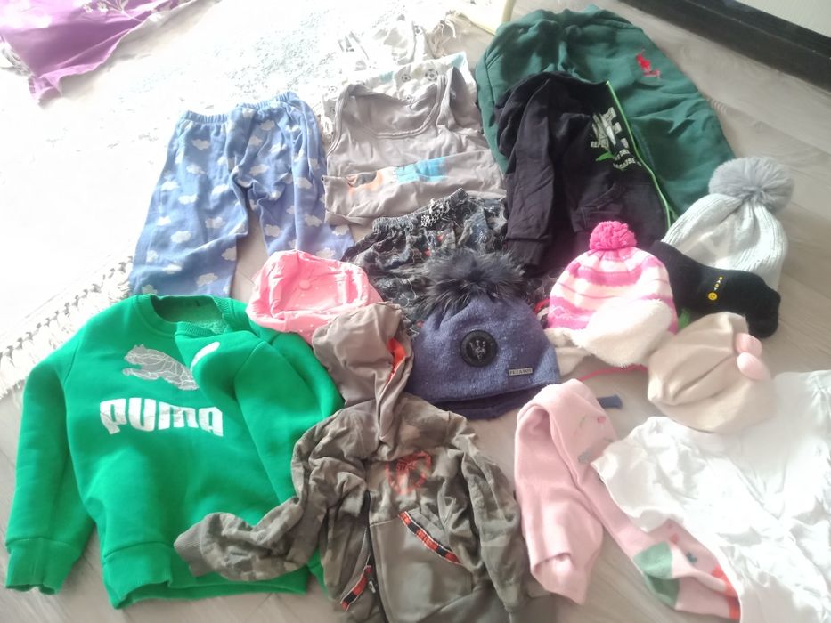 Продам два пакета детский вещей