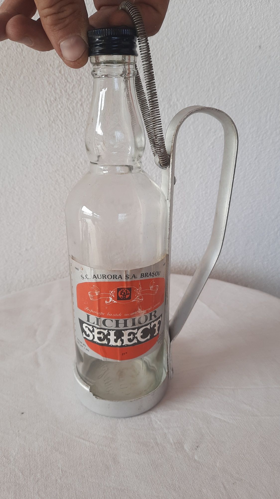 Sticla de Lichior "SELECT" din 1992 cu suport din aluminu pentru col