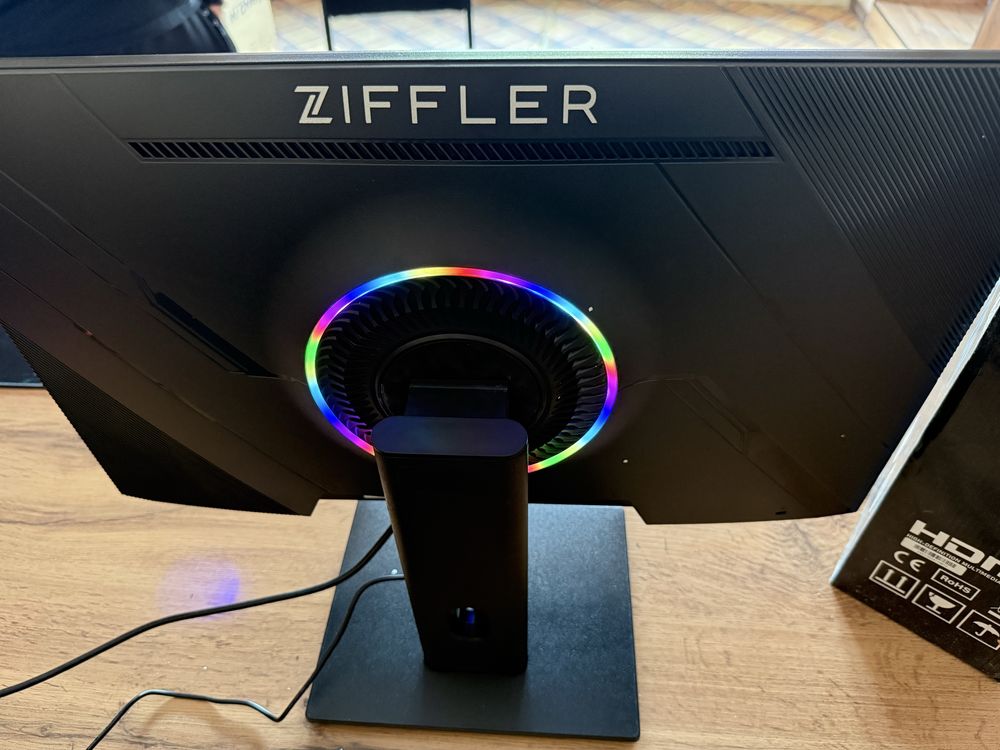 Manitor 24dyum Ziffler 120Hz,RGB 68$