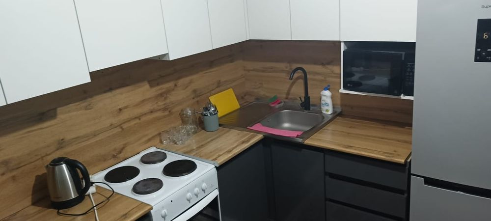 Сдаётся квартира по суточно и по часавой.Звоните любое время.