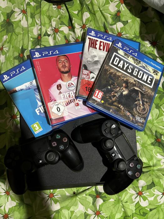 Продавам playstaion 4 slim