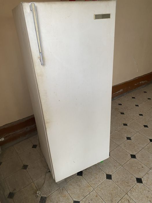 Srochno Rossiskiy Xolodilnik sotiladi zo’r holatda.Katta xolodionik.