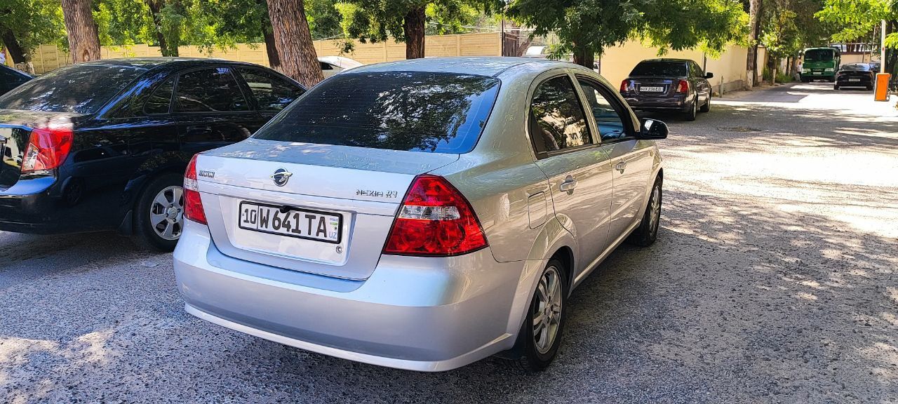 Некса-3 Равон сотилади . Холати идеал . 2020
Автомат каробка
2020 йил