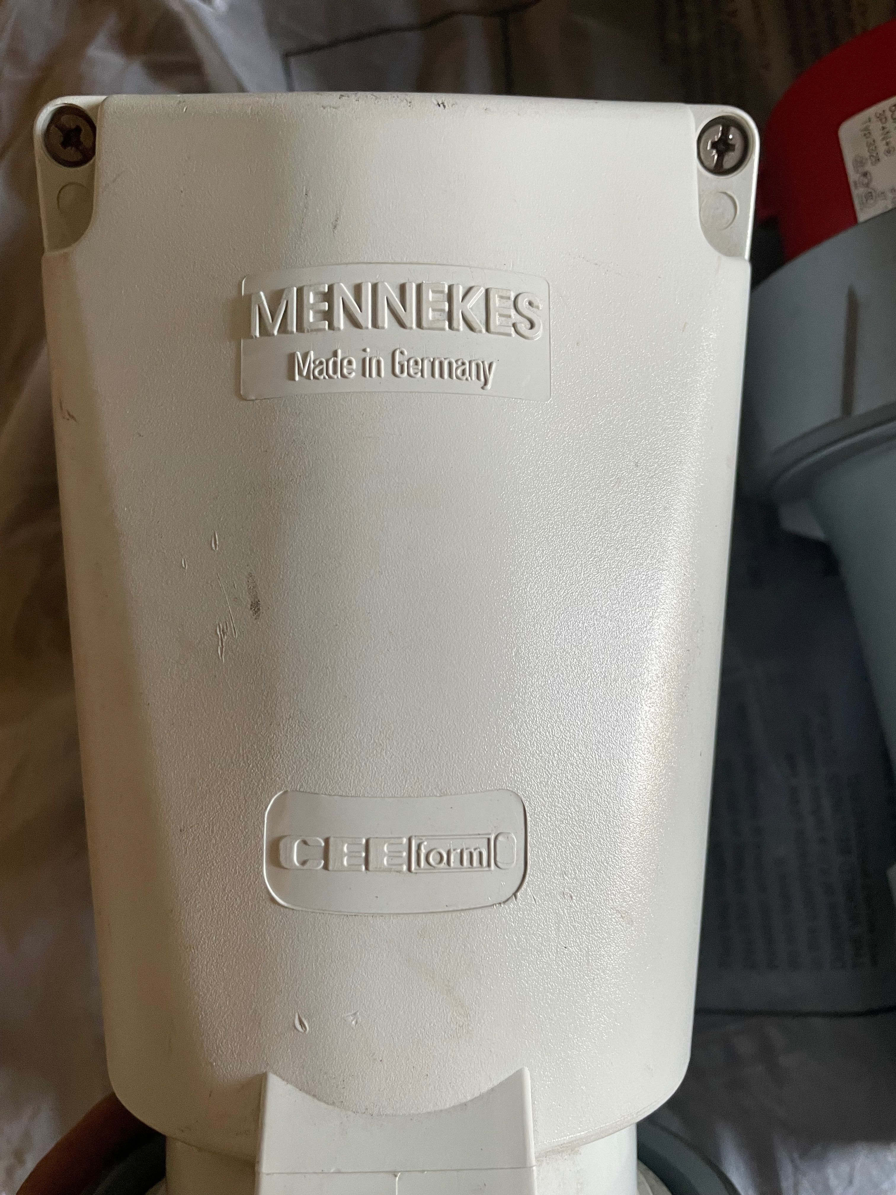 Вилка и розетка трехфазная Mennekes (Germany)