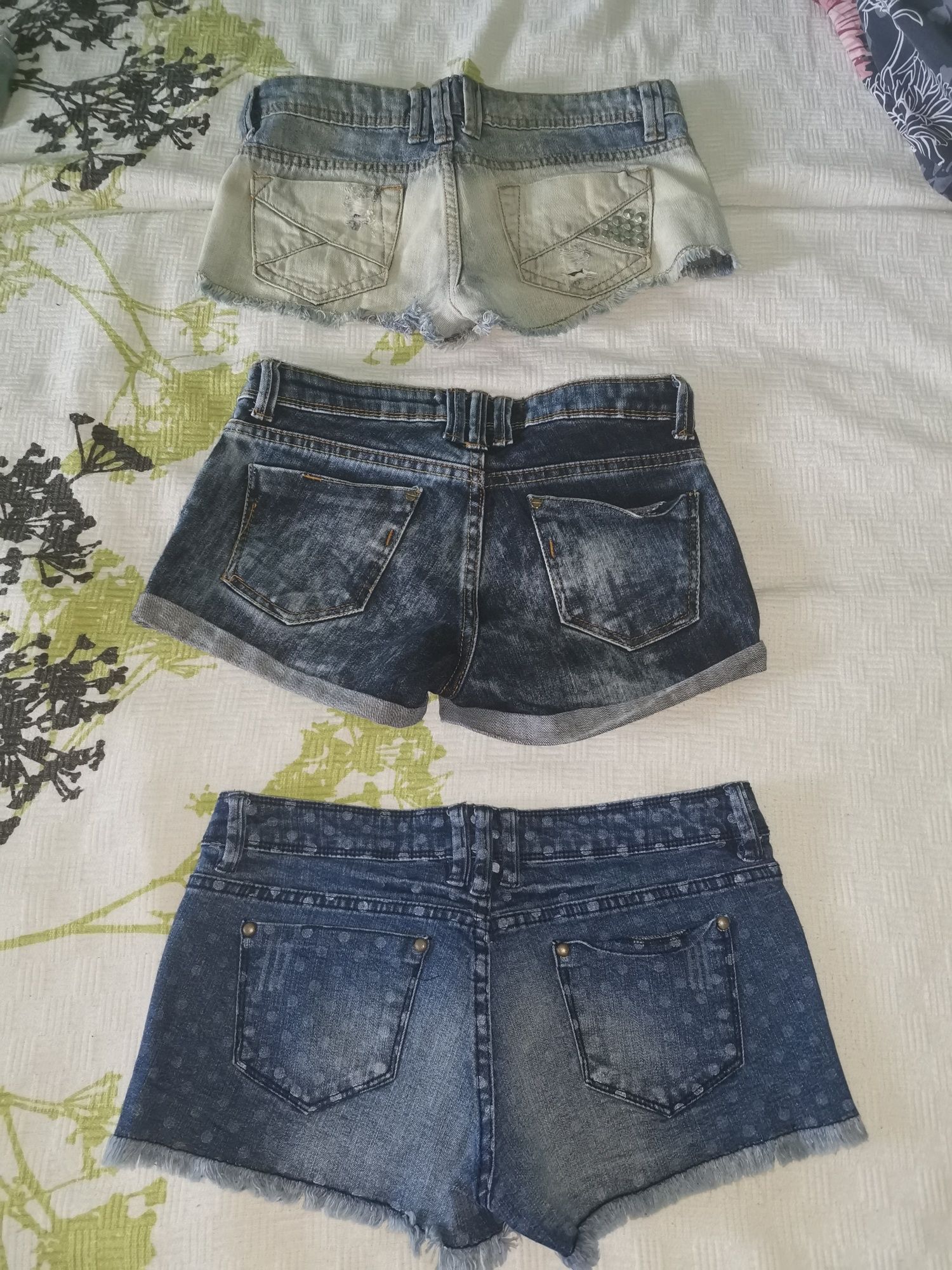 Set 3 perechi blugi scurti, masura XS