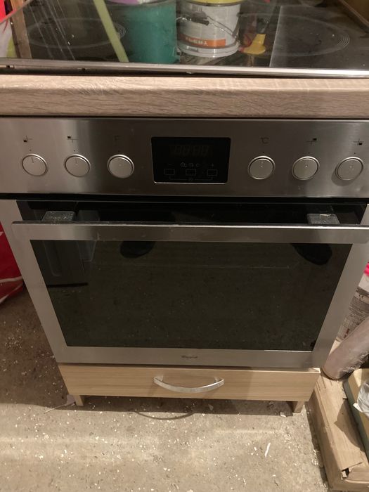 Печка с керамичен плот Whirlpool !