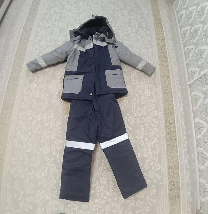 Пррдам спец одежду. Очень теплый