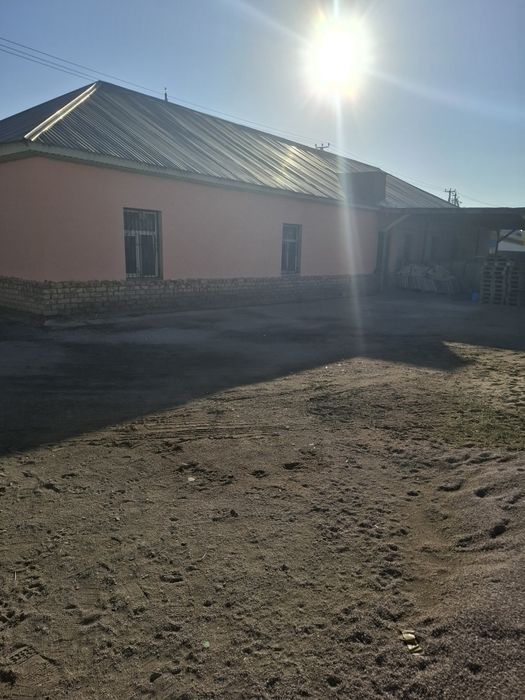 Здание аренды ға беріледі.