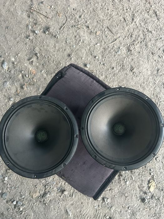 Динамики в машину