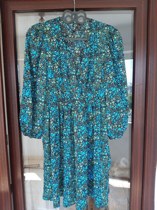 Rochie cu maneci lungi