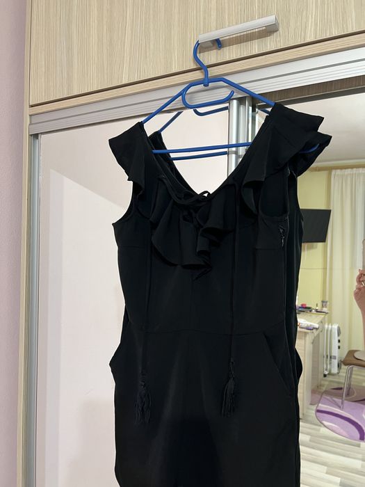 Salopeta scurta cu decolteu