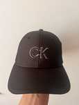 Шапка с козирка Calvin Klein