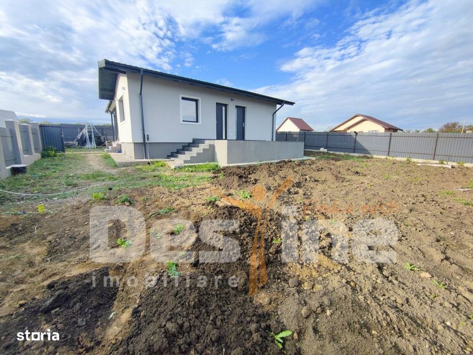 Casa individuala 3 camere decomandat 82 MP Utili 400MP Teren-Ciurbesti