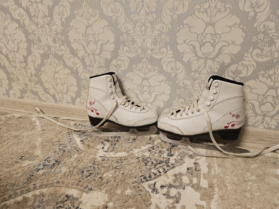 Продам коньки 35 размер