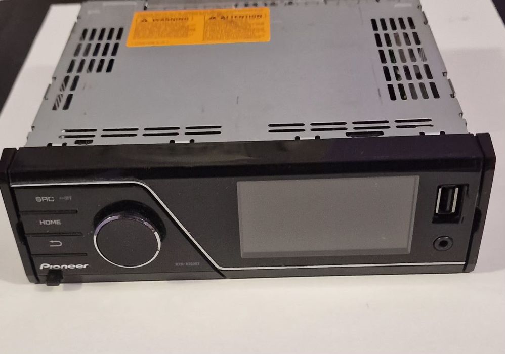 Pioneer MVH-8300BTi Media Digitală cu Bluetooth și Ecran Color.