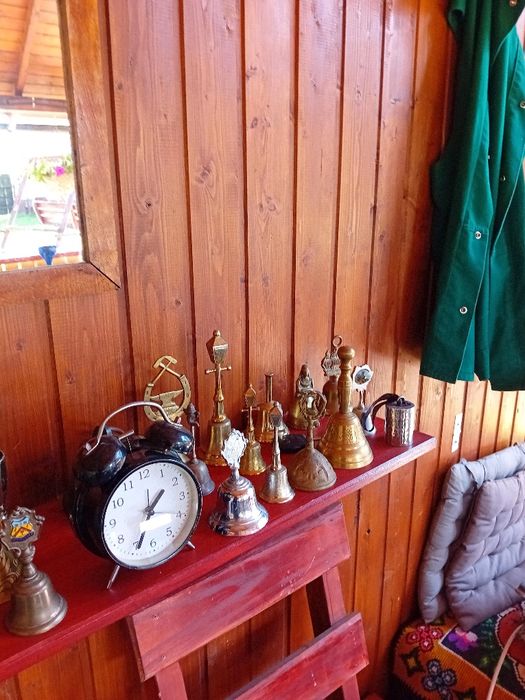 De vânzare colecție autobuze miniatură și clopoței