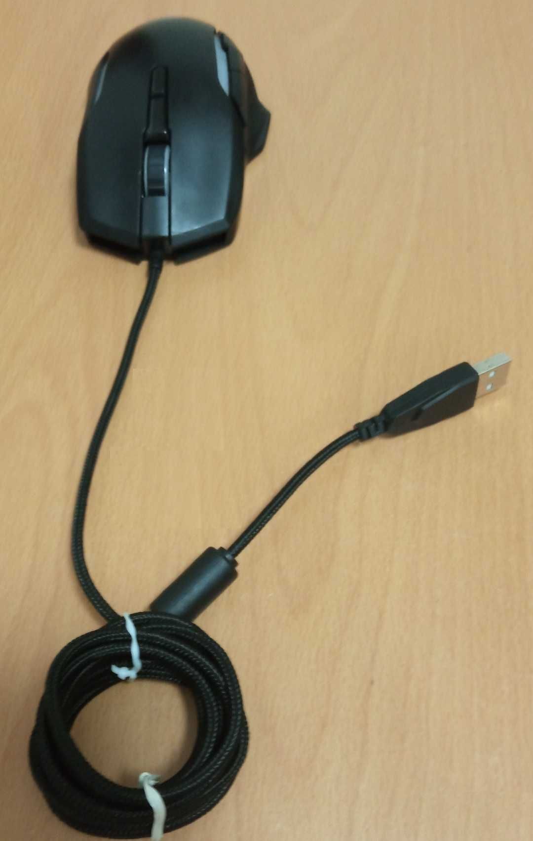 Vand Mouse Gaming Genesis Xenon 220  cu fir mufa USB si Iluminare RGB