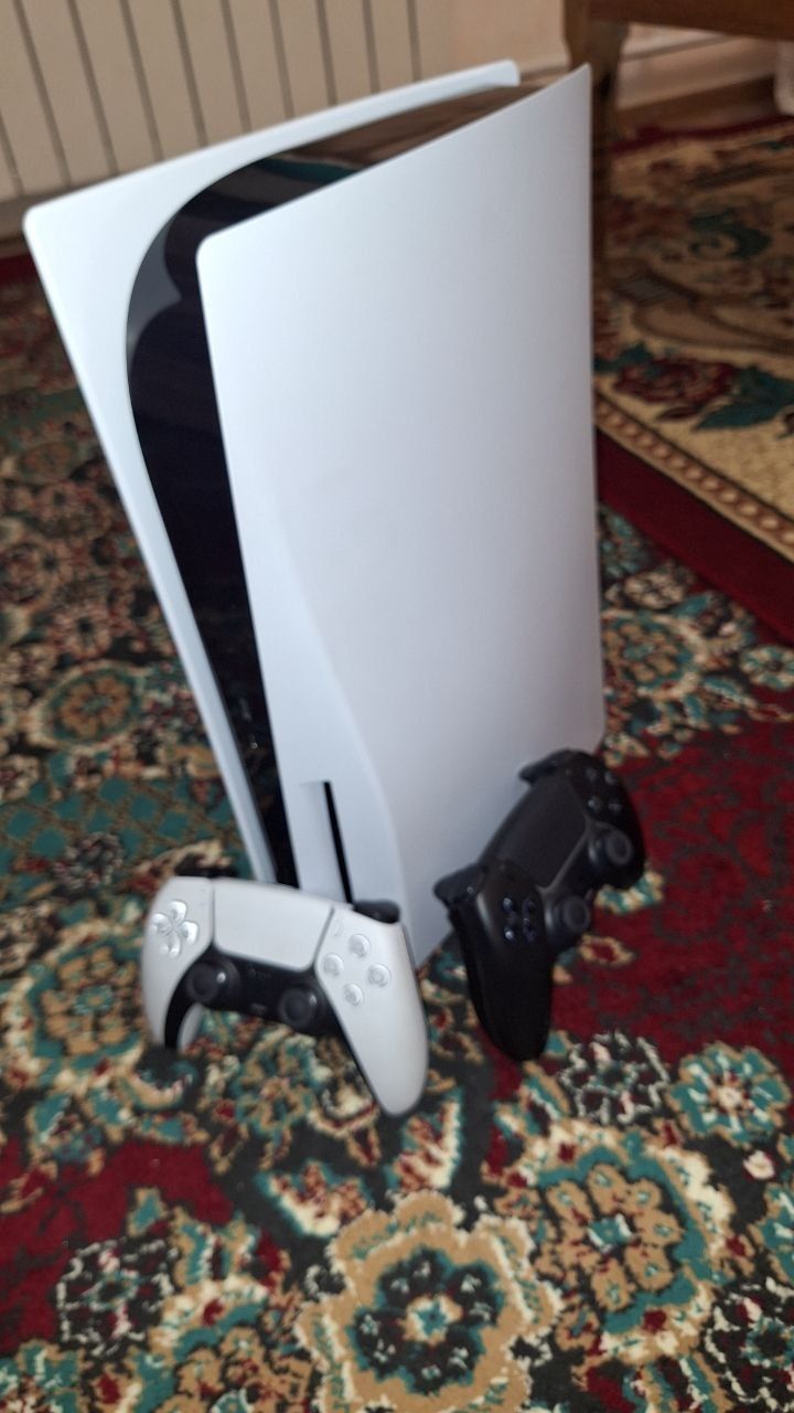 PlayStation 5 + геймпад