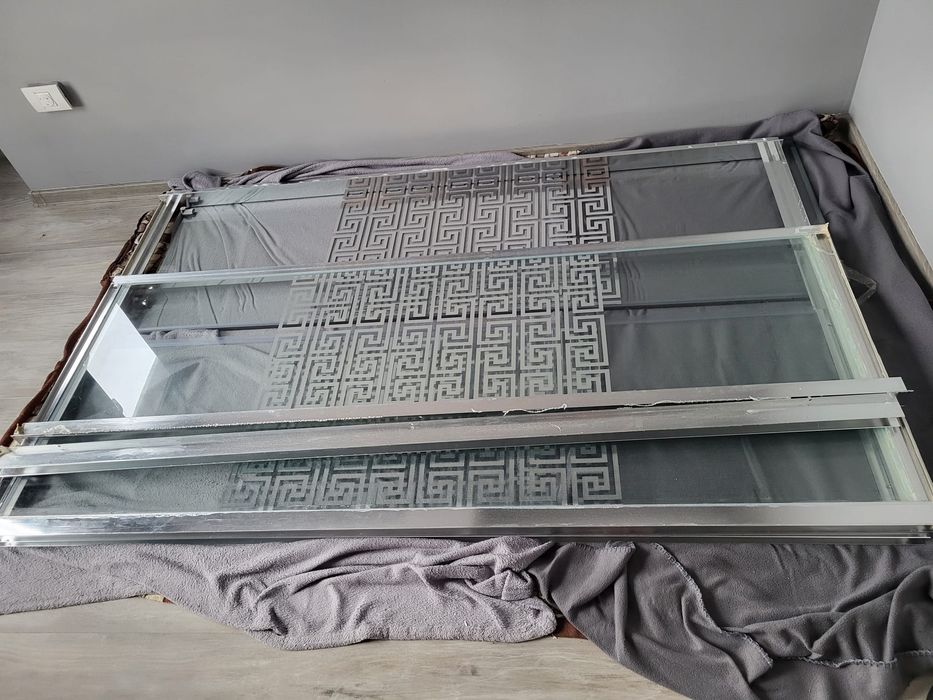 Cabină de duș în stare bună