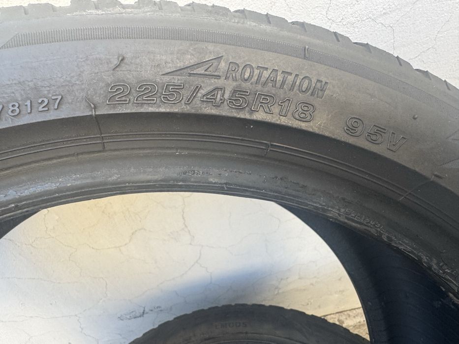 Продавам зимни гуми BRIDGESTONE спорт пакет 18 цола