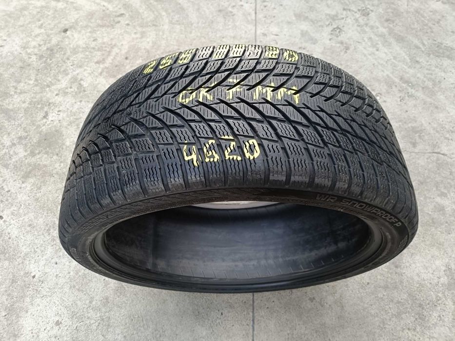 O anvelopa de iarna 255 35 20 nokian wr snowproof p 7 mm