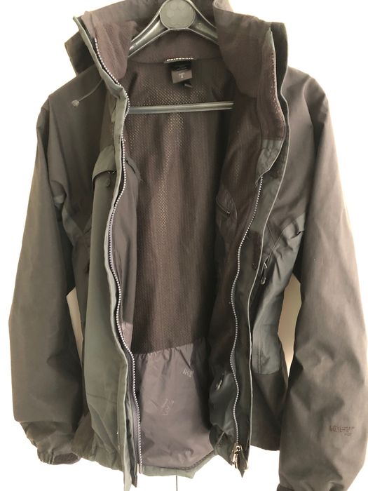 Patagonia Gore-tex яке и тениска Salewa