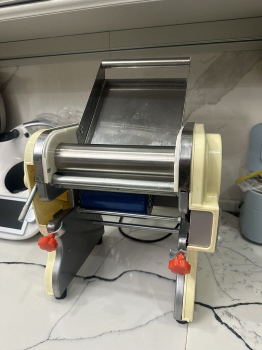 Лапшарезка,тестораскатка