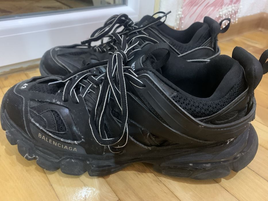 Balenciaga track black