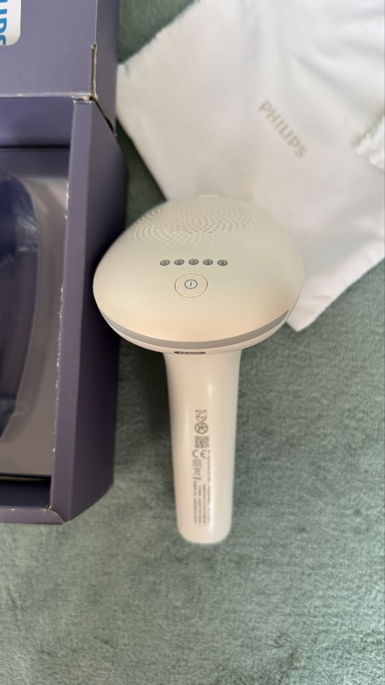 Фотоепилатор Philips Lumea Essential SC1992