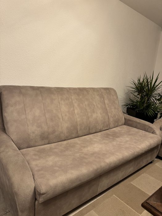 Диван + 2 фотьойла – отлично състояние, мека дамаска