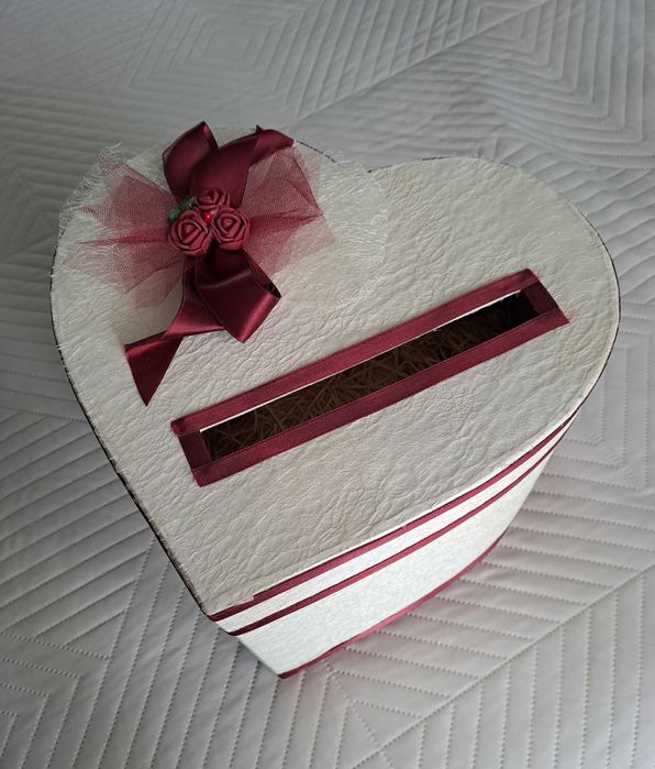 Кутия за пликове и картички