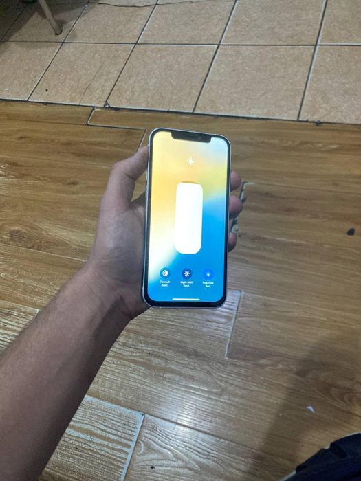 Iphone 12 sotiladi