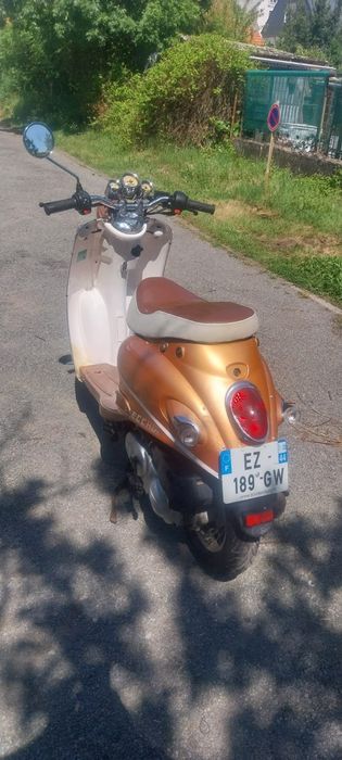 Scooter Eccho 49cc .4 timpi auriu