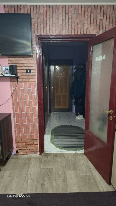 Garsoniera mare decomandată