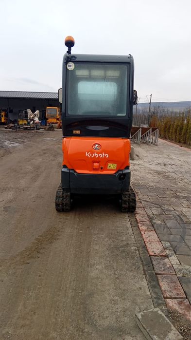 Miniexcavator kubota 1800 kg an 2017