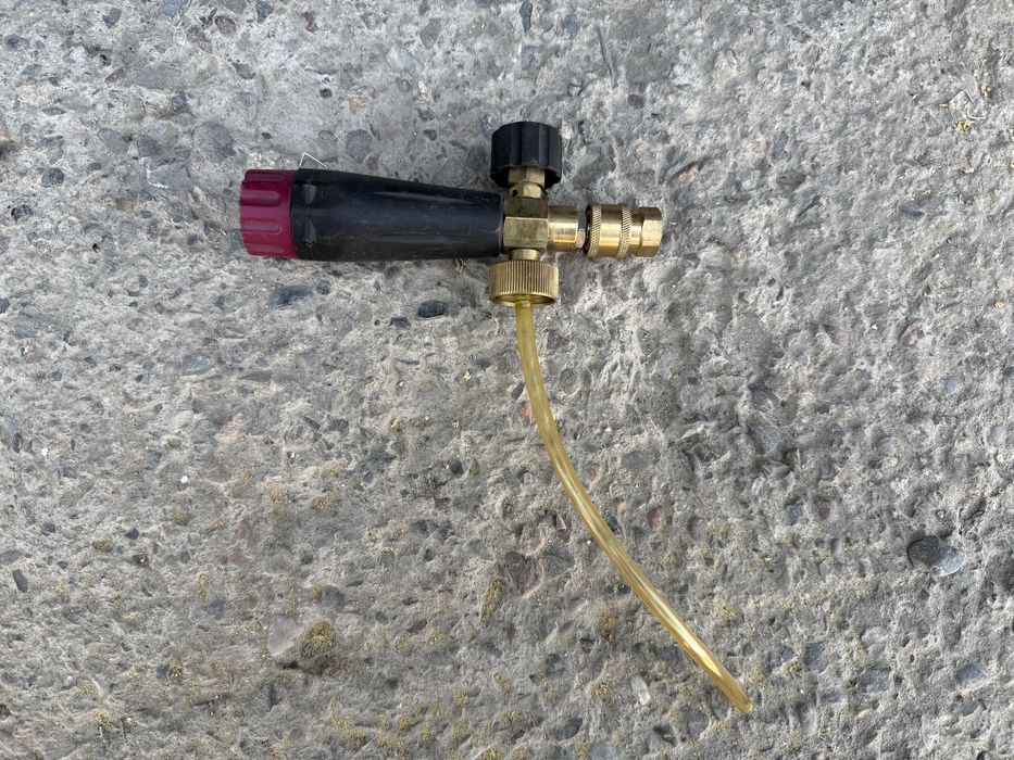 * насадка для пенобочка на мойку высокого давления