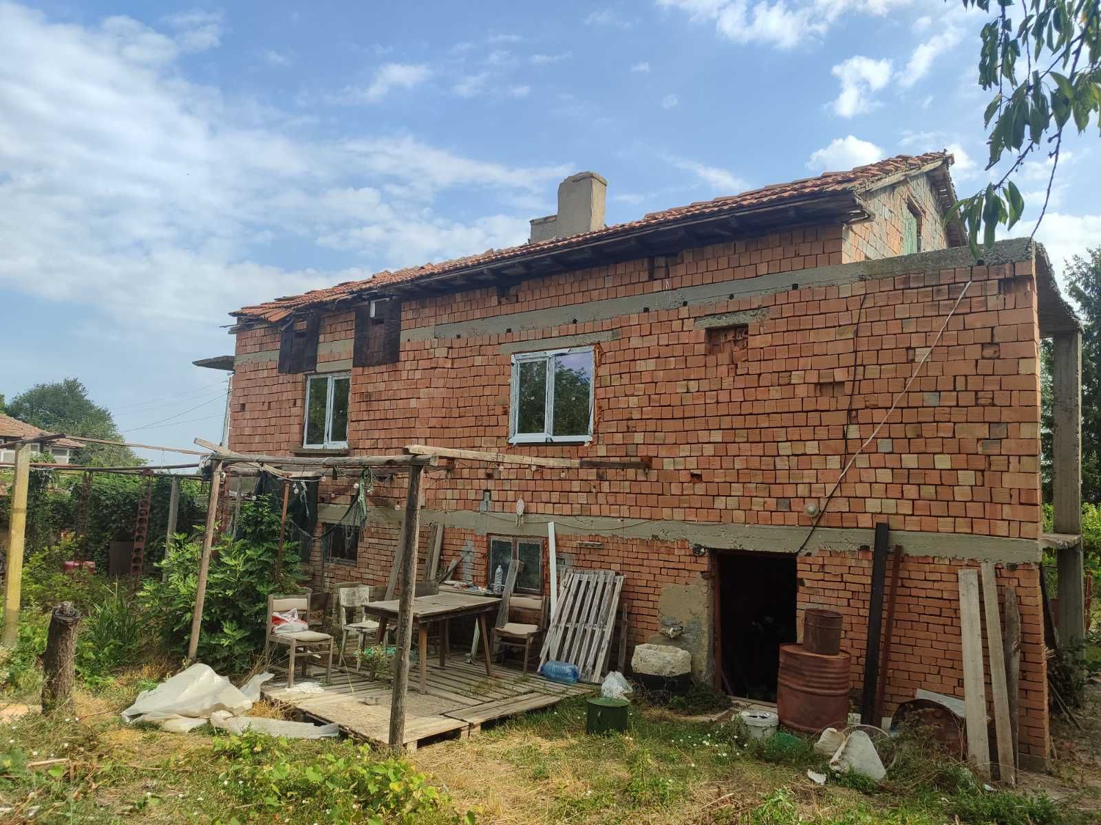 Двуетажна къща в Самуилово