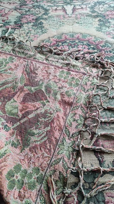 Тежка покривка за маса тъкана в жакардова техника