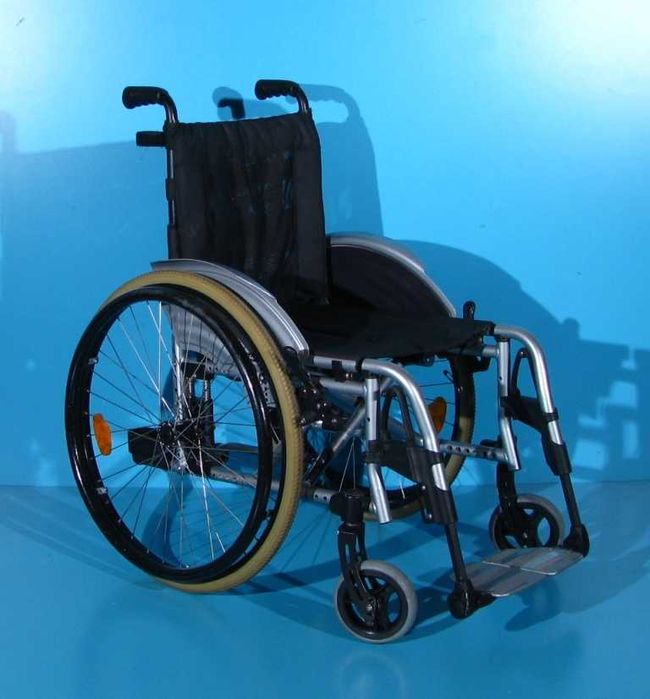 Scaun cu rotile semiactiv din aluminiu Otto Bock / sezut 42 cm