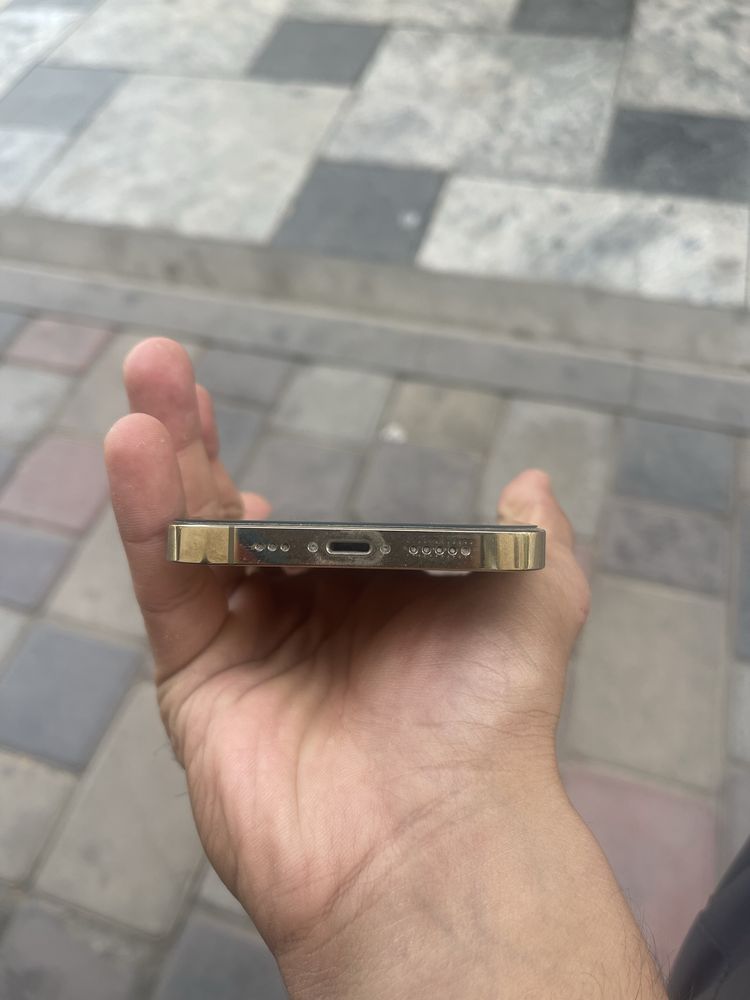 Iphone 12 pro sotladi