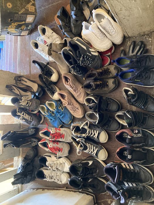 Vand lot de încălțăminte incepand de la nr 34 si pana la 40