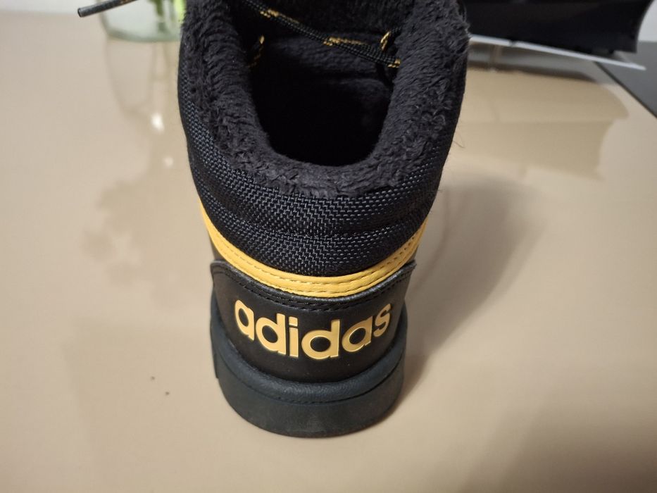 Incaltaminte copii iarna Adidas nr. 32 pentru baieti